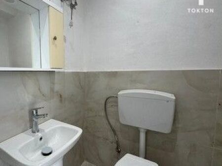AFFITTO, AMBIENTE COMMERCIALE, VIA "JORDAN MISJA", TIRANA