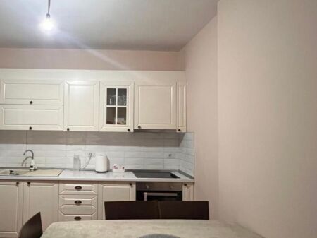Apartament me qera Astir prane viles L