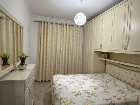 Jepet Me Qera Apartament 1+1+1 Ballkon