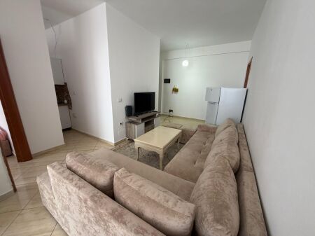 JEPET ME QERA Apartament 2+1, Fresk, pranë pikës së gazit, Rruga “Muhamet Deliu”