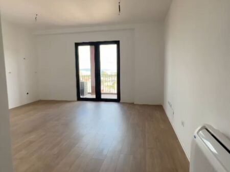 🏢 Office for Rent in Garden Building – Kavaja Street, Tirana