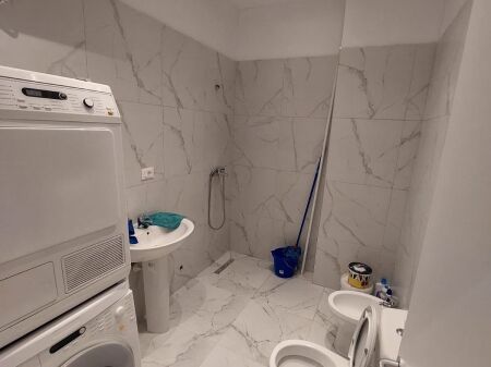 🏡 Shitet Apartament 1+1 – Kodra e Diellit, Tiranë