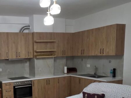 Apartament me qera 2+1 Astir
