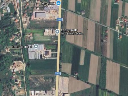 Shitet Toke ne Fushe Preze/ Buze rruges se Autostrades