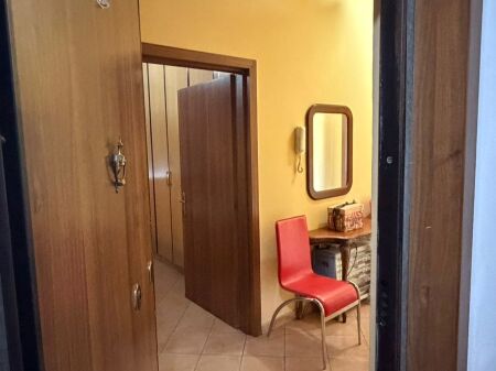 Appartamento 1+1 in vendita a Komuna e Parisit/ Rotonda
