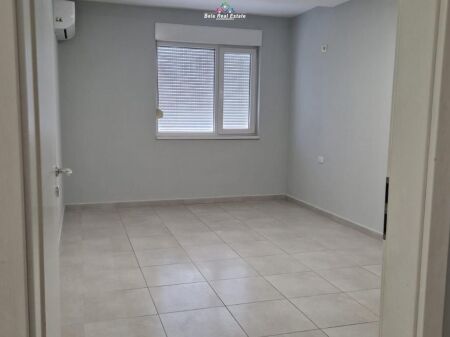 Zyre Me Qera 1+1 Tek 21 Dhjetori (ID BZ2980) Tirane
