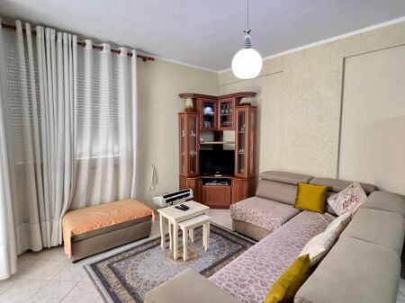 IN AFFITTO: Appartamento 2+1+2WC 📍 Brryl (Fronte Strada Principale) – 60.000 Lek/Mese – 115 m² – Nuovo Edificio con Due Ascensori