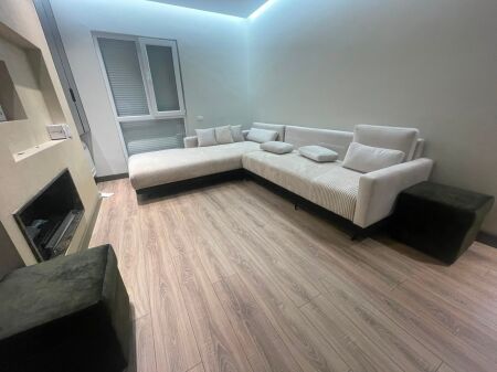 2+1,i pabanuar te univers city, Qtu ja,550 euro