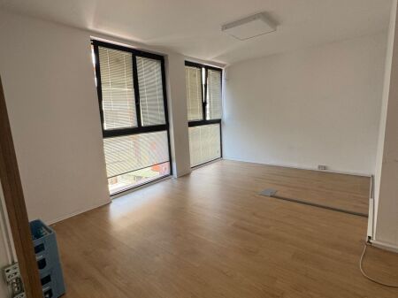 OFFICE FOR RENT 260M2 KAVAJES STREET