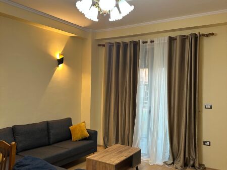 1+1, me parkim te dispaceria siri kodra, 650 euro