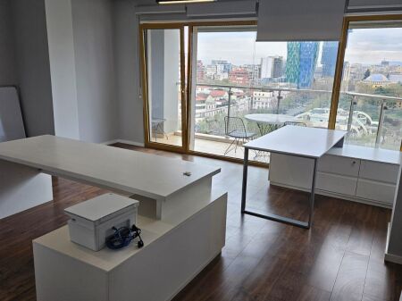 AMBIENT PER ZYRE ME QIRA 167 M2  NE BLLOK 2900  EURO