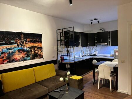 Shkolla e Baletit, apartament 1+1 me qira