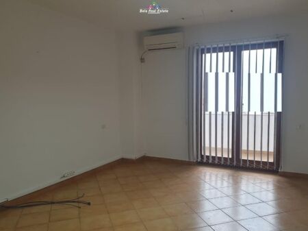 Zyre Me Qera Tek Bulevardi Zogu i Pare (ID BZ2977) Tirane