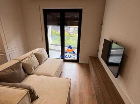 AFFITTASI APPARTAMENTO 1+1+BALCONE "KOMUNA E PARISIT" 160.000 LEKE