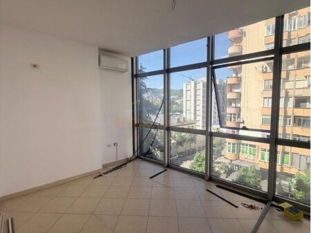 In vendita, Appartamento 2+1, 21-Dhjetori, Tirana