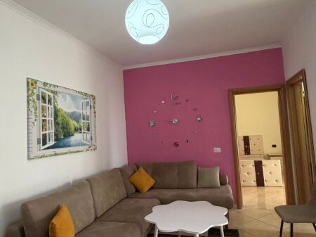 Apartament jepet me qira afatgjat 2+1