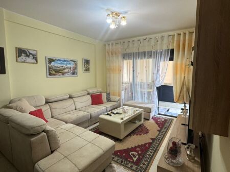 JEPET ME QIRA | APARTAMENT 2+1 NË ASTIR / Rruga Milto Sotir Gura, pranë Ozon, 
