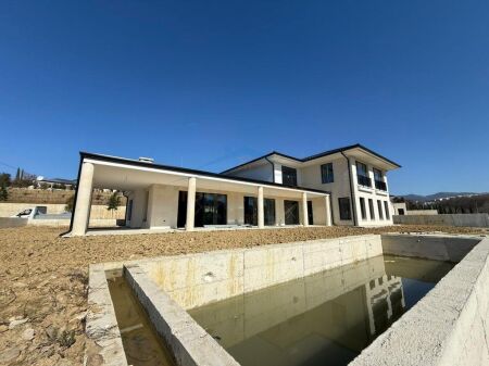 🏡 **Vilë Ekskluzive për Shitje – Valles Viridi Residence, TEG** 📍