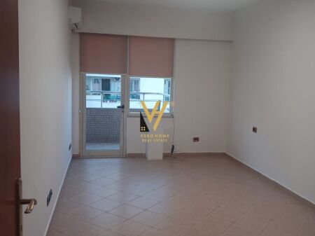 JEPET ZYRE 70 M2 ME QERA NE MYSLYM SHYR 60.000 LEKE