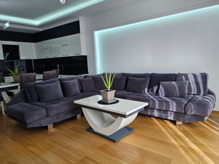 Jepet me Qira Apartament 2+1+2 – Pranë Kopshtit Zoologjik