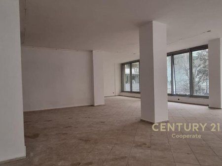 SHESIM DYQAN DUPLEX NE DURRES, PRANE KARBURANT ILIRIA