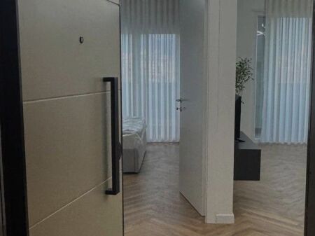 🏡 Jepet me qera apartament 1+1 + post parkimi tek Golden Park 📍