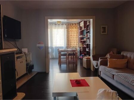 Apartament 3+1 me qera Sheshi Skenderbe