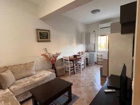 APARTAMENT 1+1 ME QIRA Yzberisht  40,000 Lek/Muaj