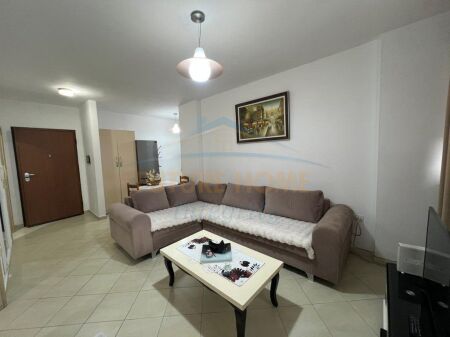 Jap Me Qera Apartament 1+1, Ish Tregu Elektrik, Tiranë.