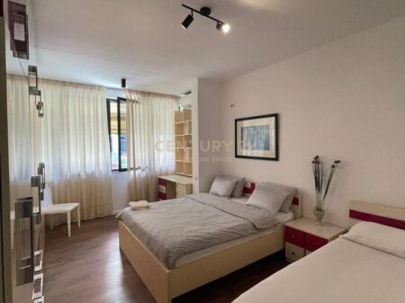 Shkolla e Baletit, apartament 1+1 me qira