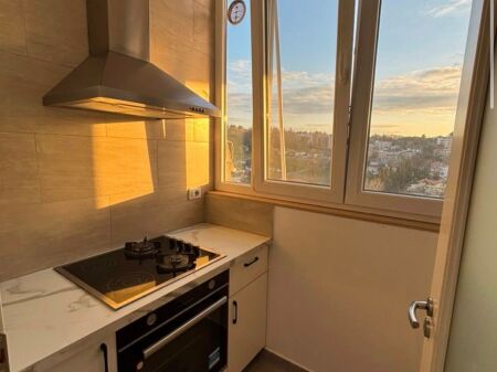 Jepet apartament studio me qira tek Qyteti Studenti , prane Frontera Academy .