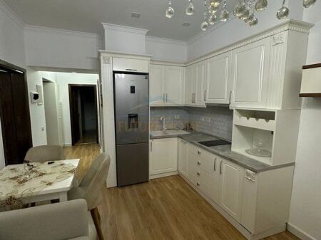 Qira, Apartament 2+1, Pallatet Shallvare, Tiranë