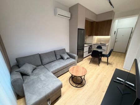 Jepet me qera apartament 1+1  📍 Adresa: Ali Demi, Kompleksi Kadiu