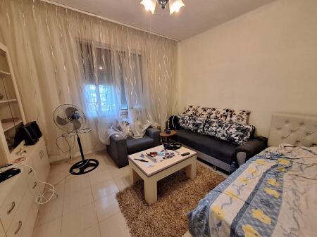 2+1 apartment for rent in Kombinat 300 euro
