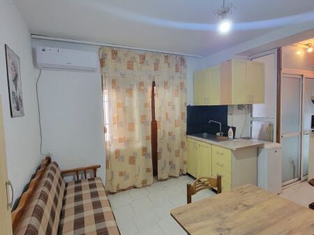 Qera | Garsoniere | Shkolla 9-vjeçare \”Xhezmi Delli\” | 280 €/muaj