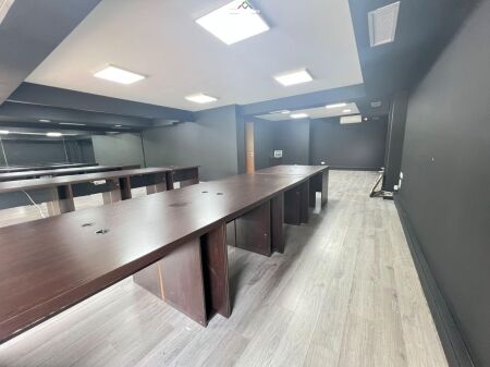 Ufficio in Affitto 3+1 a Bllok (ID BZ2210) Tirana