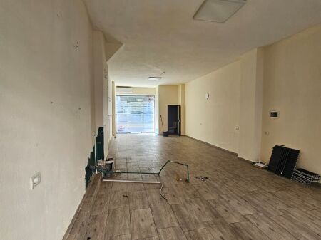 shitet ambient biznesi,tek pallati me shigjeta,187000 euro