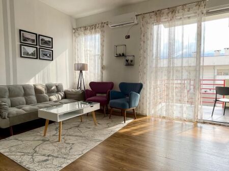 JEPET APARTAMENT 1+1 ME QIRA – QENDËR, PAZAR I RI