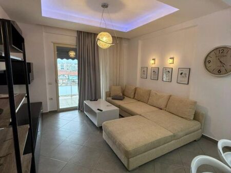Apartament 2+1 me qira përballë Spitalit Amerikan 3