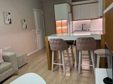 apartament 2+1 me qira tek Casa Italia.