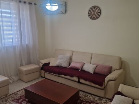 Jepet me qera apartament 1+1 te 21 Dhjetori