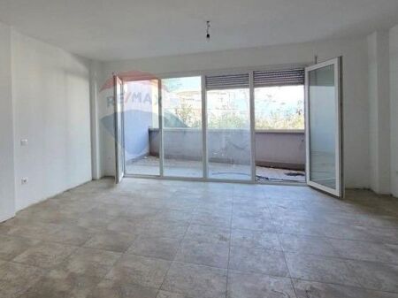Duplex për shitje, pranë Kopshtit Botanik. ID: 530201003-716