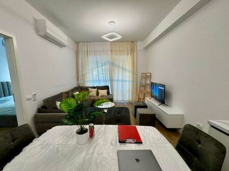 Affitto, Appartamento 1+1, Complesso Kaimi, Tirana.