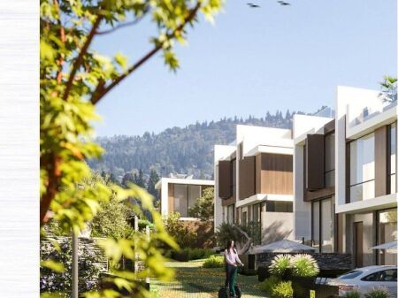 Shitet Vilë Luksoze 3-Katëshe te Lake Diamond Villas & Residences – Liqeni i Thatë 750,000 €