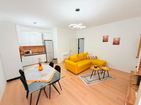 🏡 For rent 1+1 at Oasis Complex, Astir  ✨ Newly furnished 🛏️ With wardrobe 📐 70 m² 🏢 2nd floor, new building with elevator 📍 Astir, Oasis Complex 💰 55,000 lek/month   