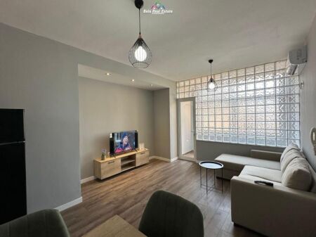 Appartamento In Affitto 1+1 Vicino al Nuovo Mercato (ID B2101737) Tirana