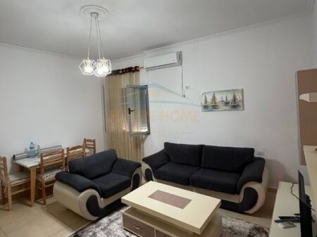 Qera, Apartament 1+1, Kopshti Botanik,Tirane