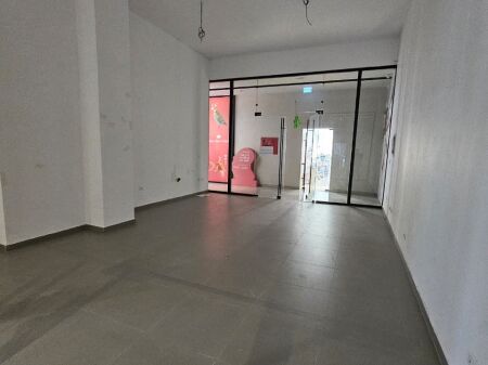 Locale commerciale in affitto, Garden Building