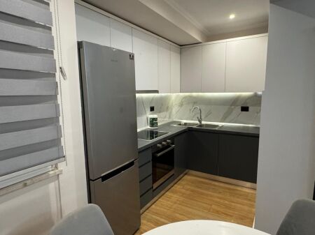 Shitet Apartament 2+1 , Mine Peza