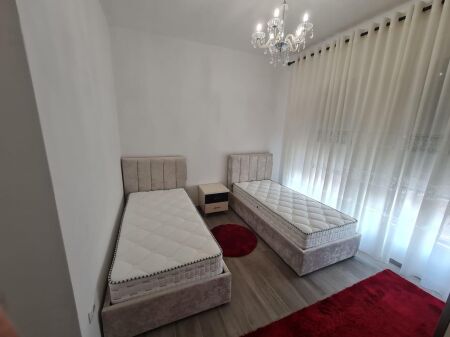 Jepet Me Qera Apartament 1+1+1 Ballkon